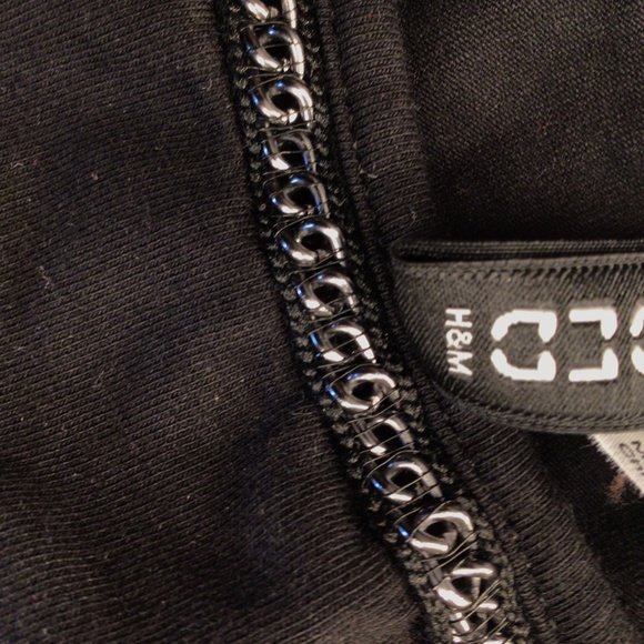 A dress - Picture 3 of 4